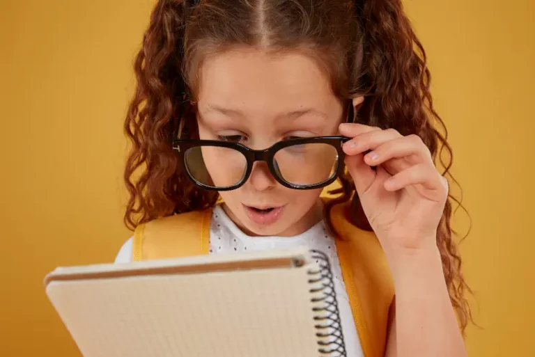Myopie de l’enfant : freiner son évolution