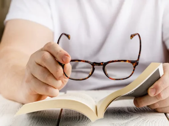 Presbytie : comprendre et corriger | Ophtalmologue Paris 8